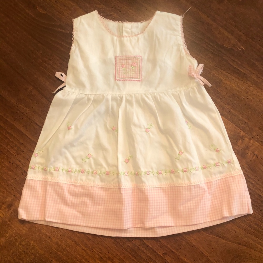 Brand new 6/9 month old size dress by mon petit